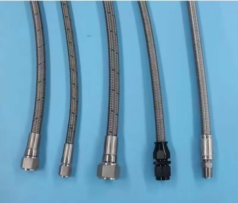 Mangueira de PTFE de alta pressão com uma camada trançada de aço inoxidável para transporte e hidráulica móvel